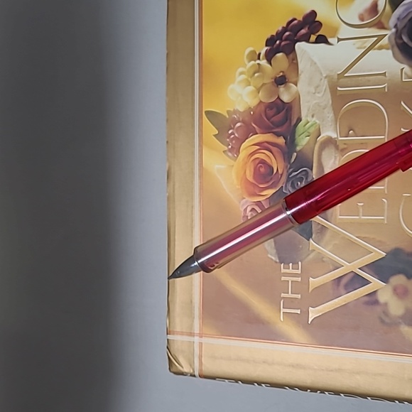 The Wedding Cake Book - Dede Wilson - Picture 10 of 11